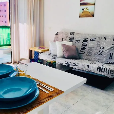 Beach And Pool In Appartement
