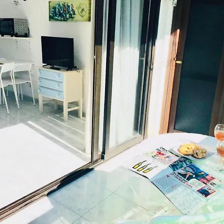 Beach And Pool In Appartement *