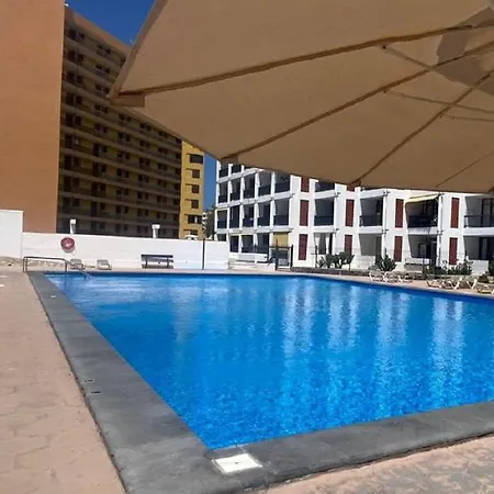 Beach And Pool In Appartement Playa de las Américas
