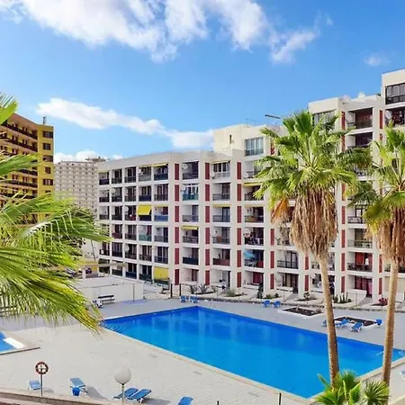 Beach And Pool In Appartement *