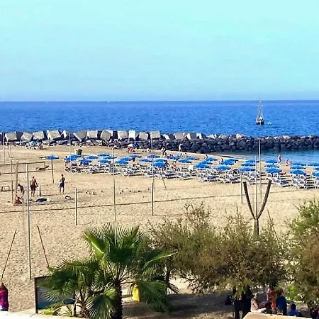 Apartmán Beach And Pool In